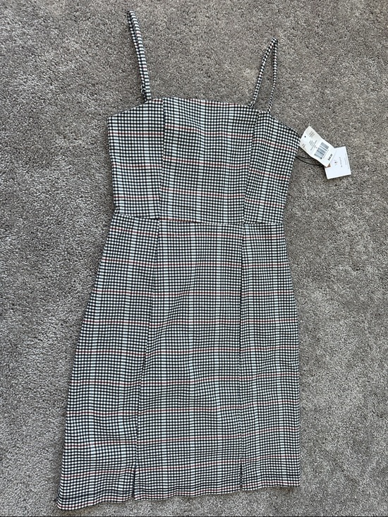 Dresses & Skirts - Sleeveless Check Print Bodycon Dress in Black and White
